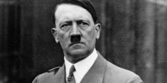 من هو أدولف هتلر